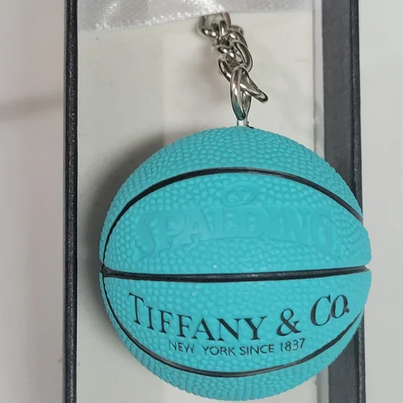 Spalding  And  Tiffany & Co 🏀 basketball Keychain Backpack Bag Keychain - Picture 9 of 11